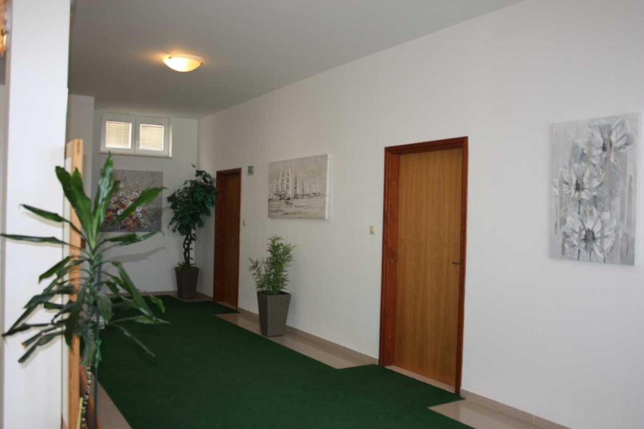 Villa Dvor Apartments Omiš Exterior foto